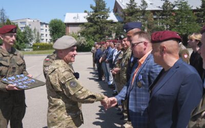 Uroczystość wręczenia medali I zmiany KFOR