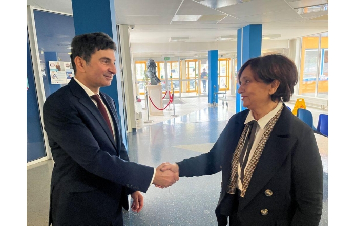 sprzet-medyczny-i-nowa-karetka-dla-powiatu-cieszynskiego