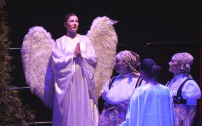 Magia tradycji na cieszyńskiej scenie: Relacja z widowiska „W Dzień Bożego Narodzenia”