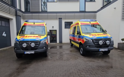 Powitanie nowych ambulansów