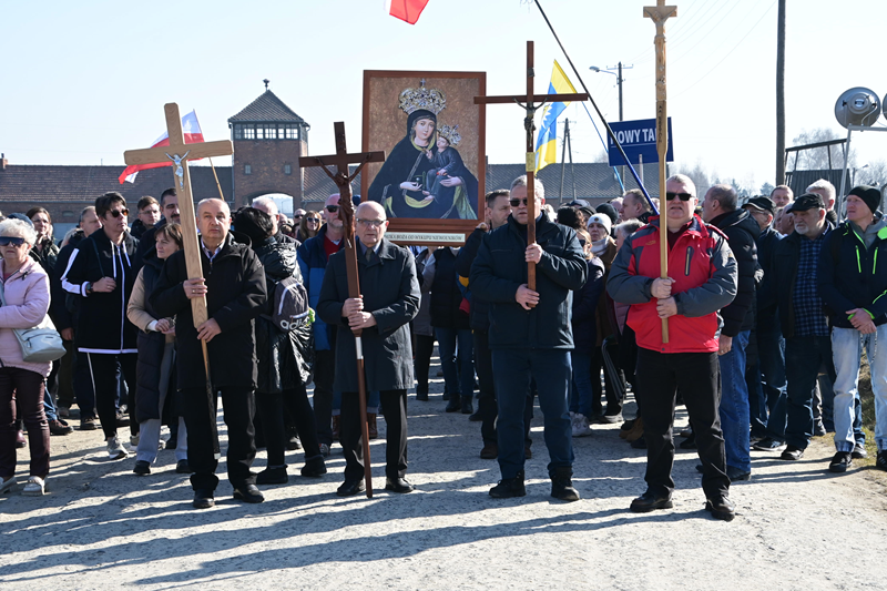 Droga Krzyżowa w intencji trzeźwości narodu-”I weź swój krzyż.”