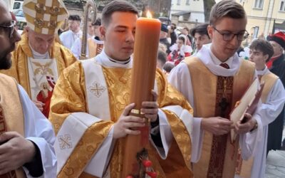 Liturgia Wigilii Paschalnej w konkatedrze.