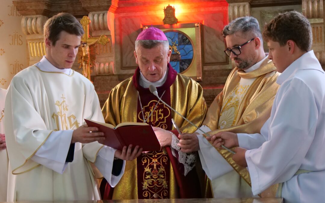 Wyjątkowa uroczystość poświęcenia kościoła pod przewodnictwem bp. Romana Pindla