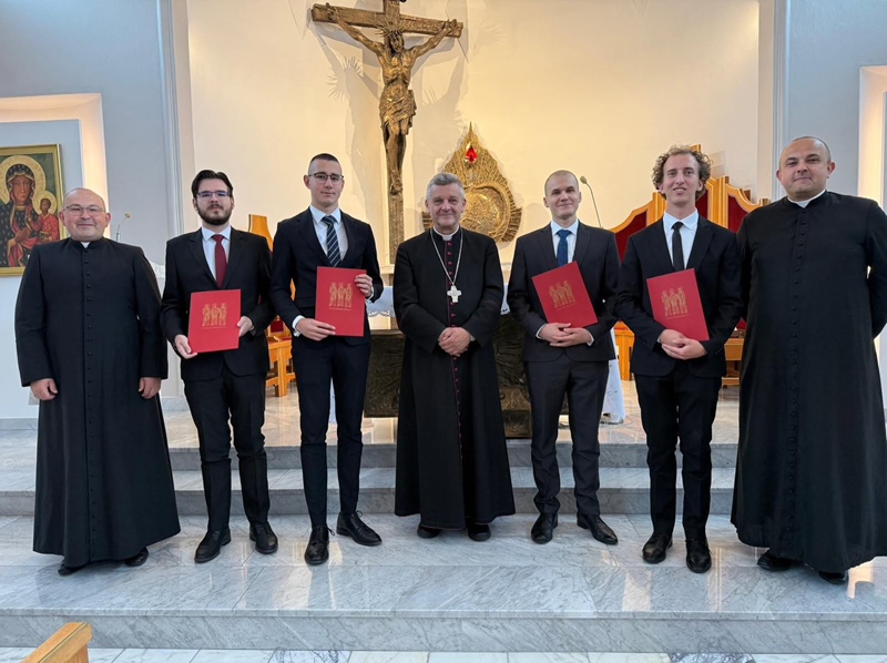 Nowi kandydaci do stanu kapłańskiego w naszej diecezji bielsko- żywieckiej.