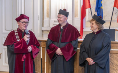 Seniorzy z zapałem do nauki