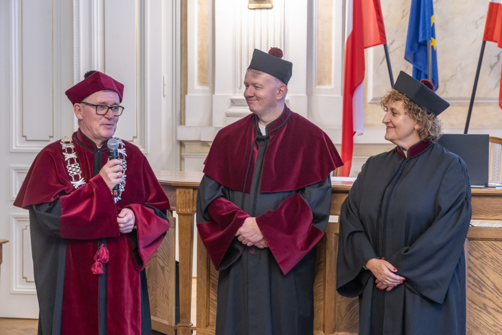 Seniorzy z zapałem do nauki